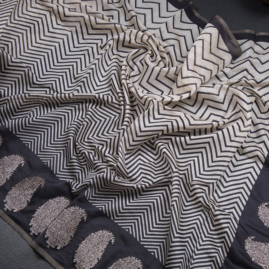 Semi Linen Cream Zig Zag Printed Saree And Zari Thread Border - Kumaran Silks