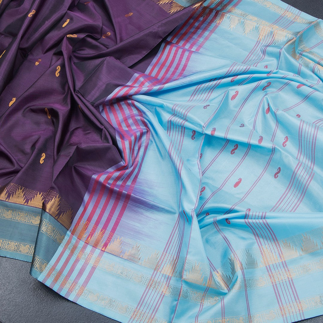Vaazhai Naar Dark Purple Saree With Thread Buttas And Contrast Pallu