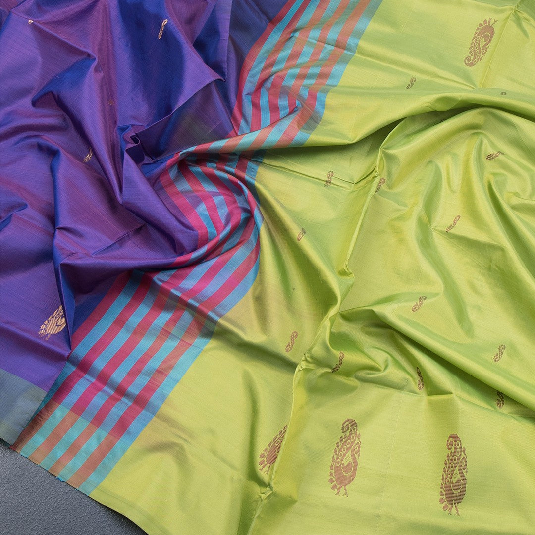 Vaazhai Naar Purple Saree With Thread Buttas And Contrast Pallu 02