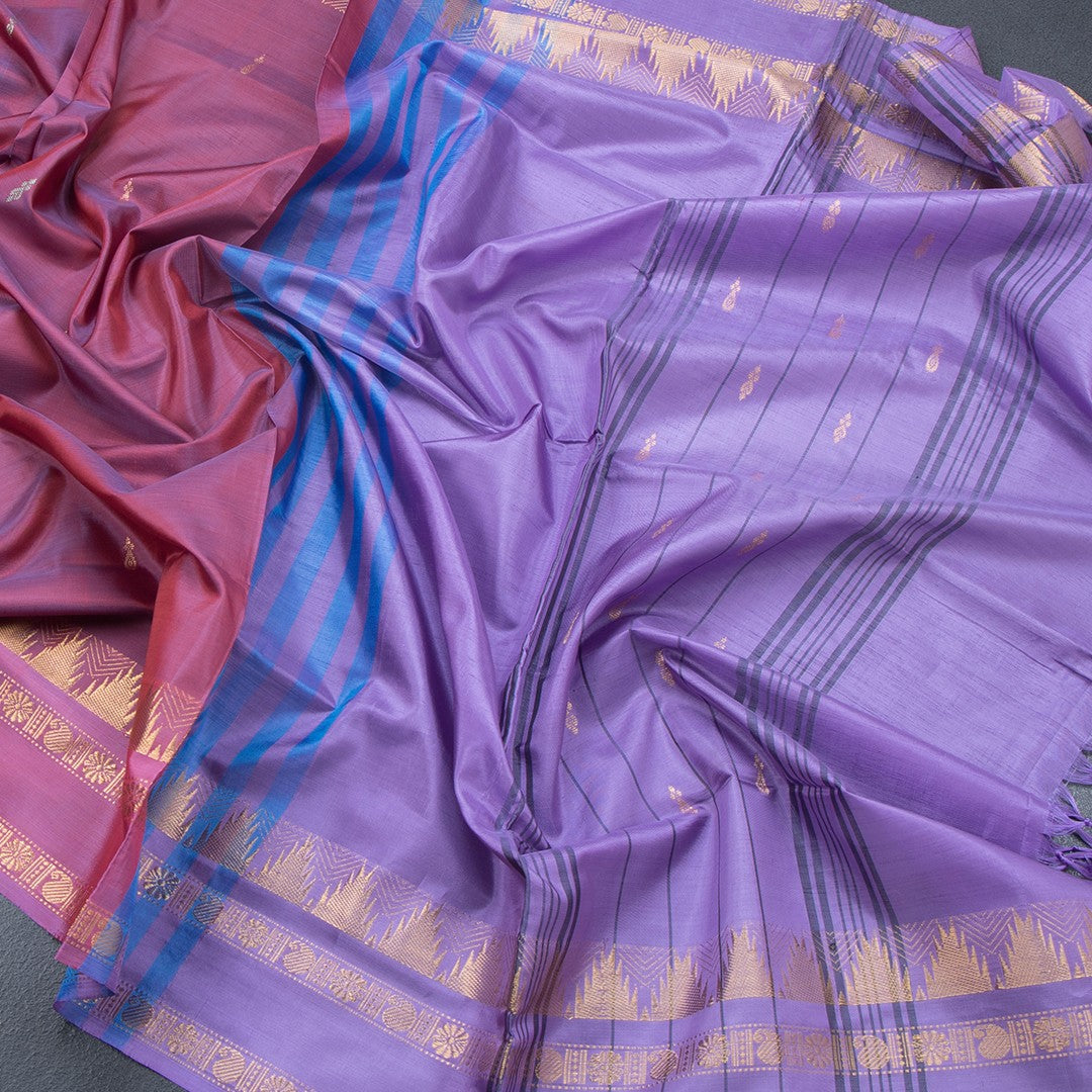 Vaazhai Naar Shot Colour Saree With Thread Buttas And Contrast Pallu