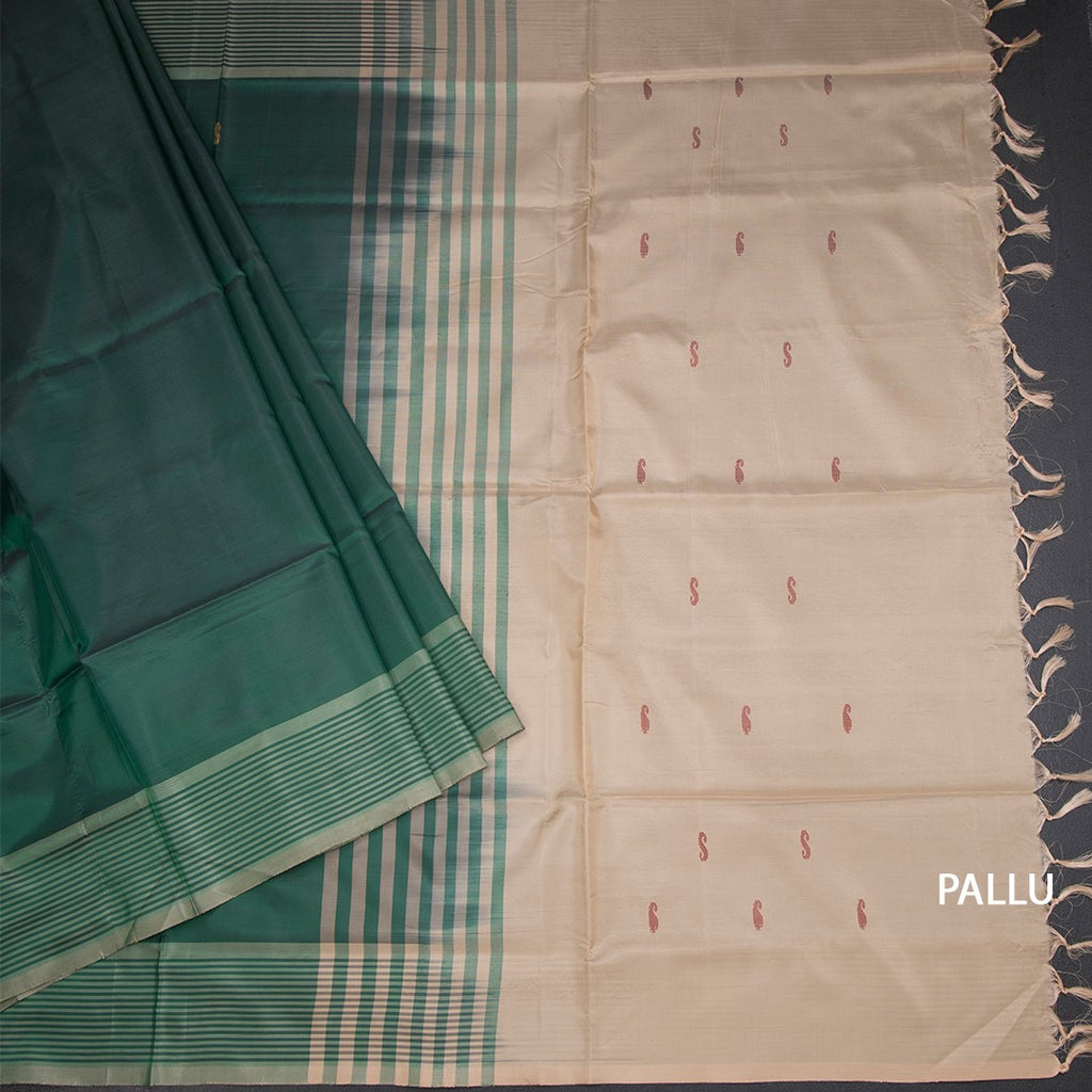Vaazhai Naar Bottle Green Saree With Thread Buttas And Contrast Pallu