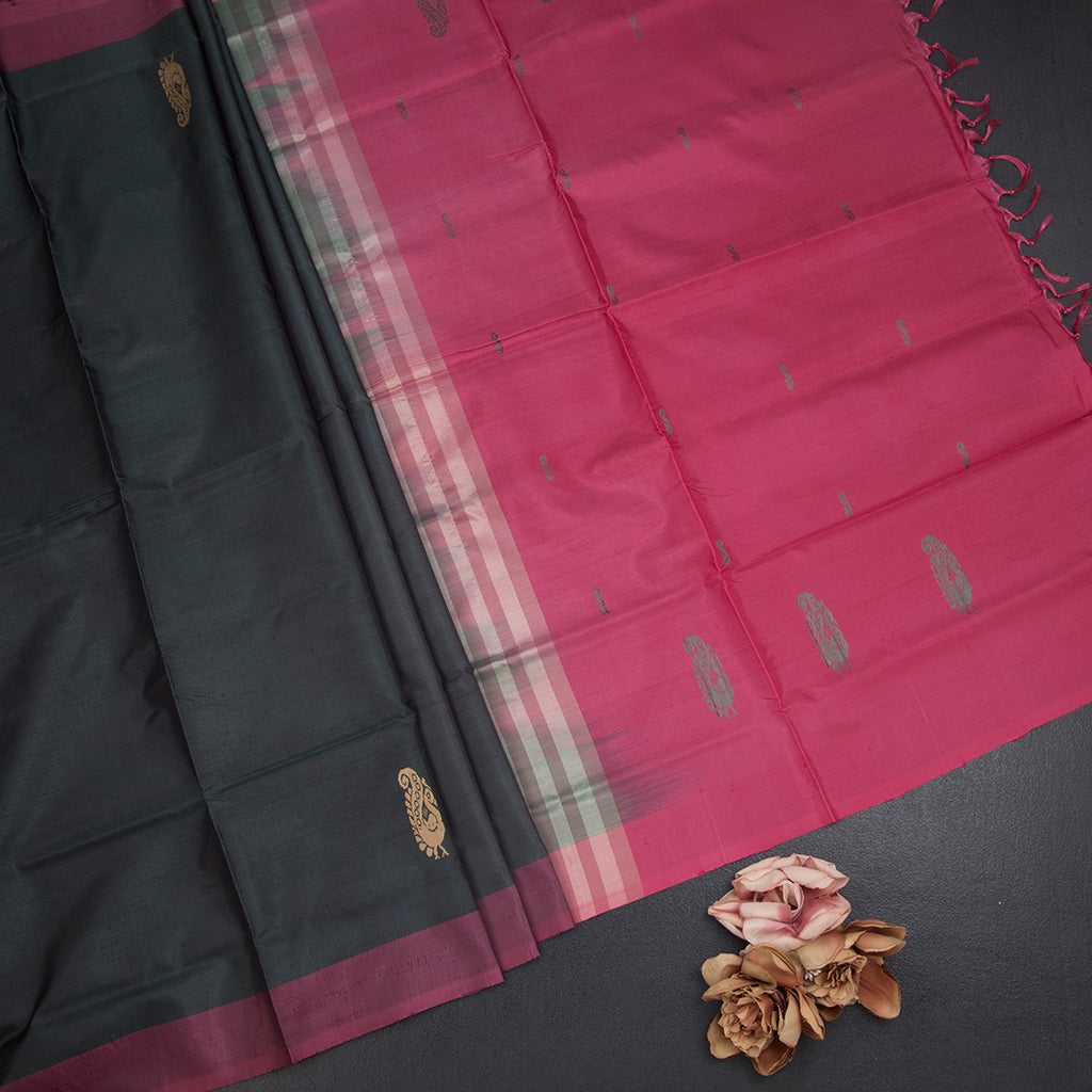 Vaazhai Naar Shot Colour Saree With Thread Buttas And Contrast Pallu 05