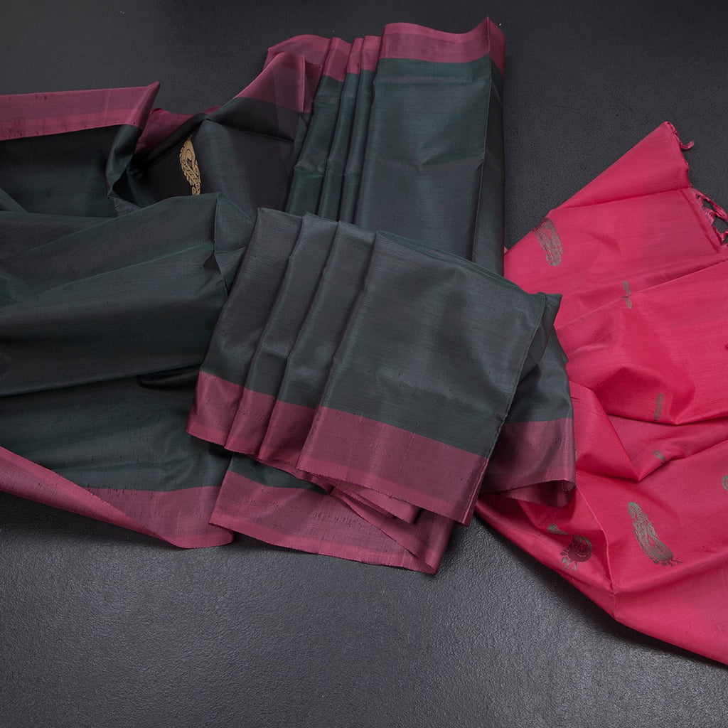 Vaazhai Naar Shot Colour Saree With Thread Buttas And Contrast Pallu 05