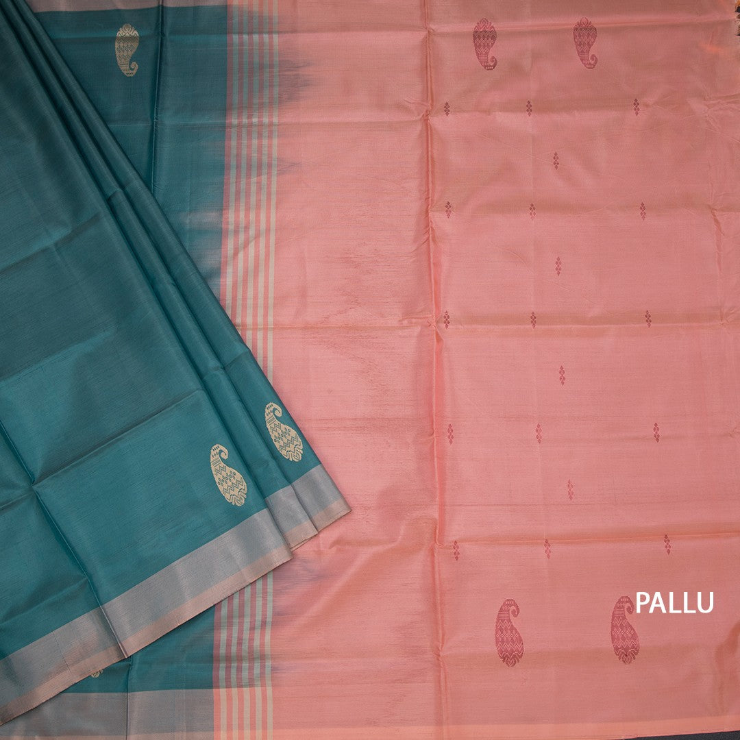 Vaazhai Naar Peacock Green Saree With Thread Buttas And Contrast Pallu 02