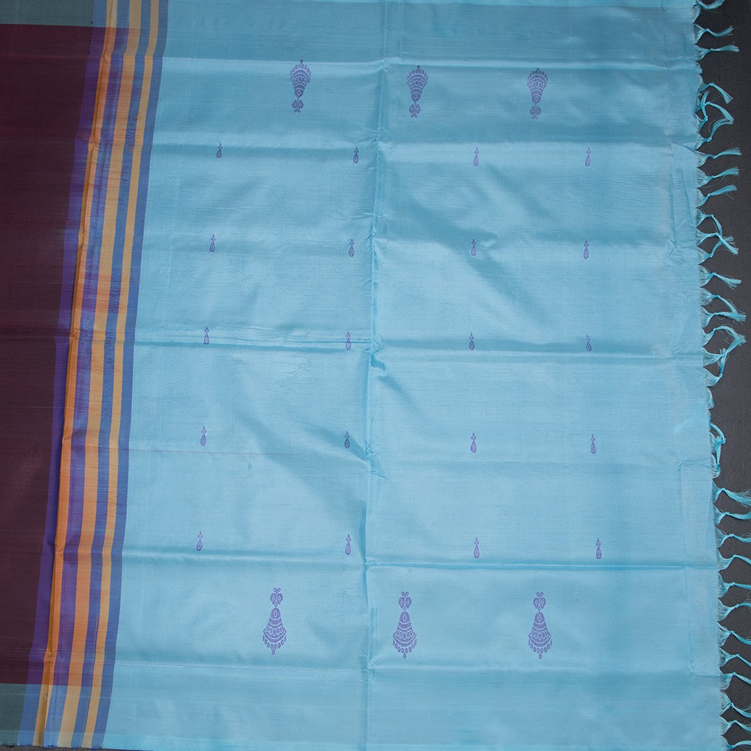Vaazhai Naar Maroon Saree With Thread Buttas And Contrast Pallu 02