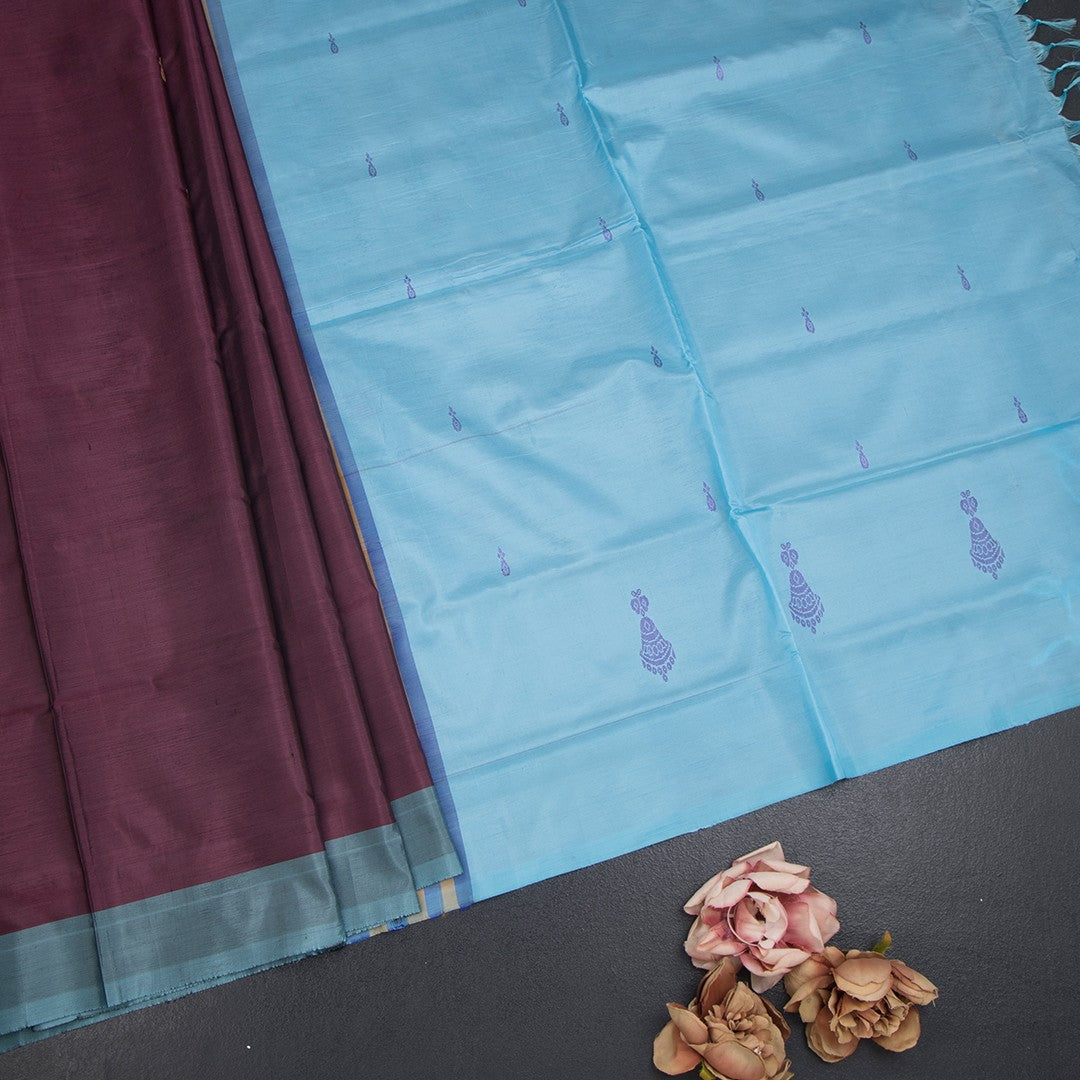 Vaazhai Naar Maroon Saree With Thread Buttas And Contrast Pallu 02