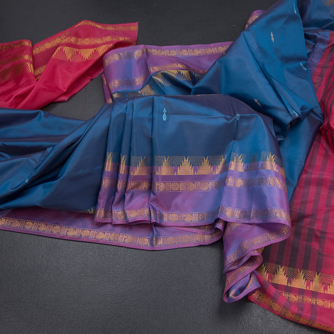 Vaazhai Naar Peacock Blue Saree With Thread Buttas And Contrast Pallu 02