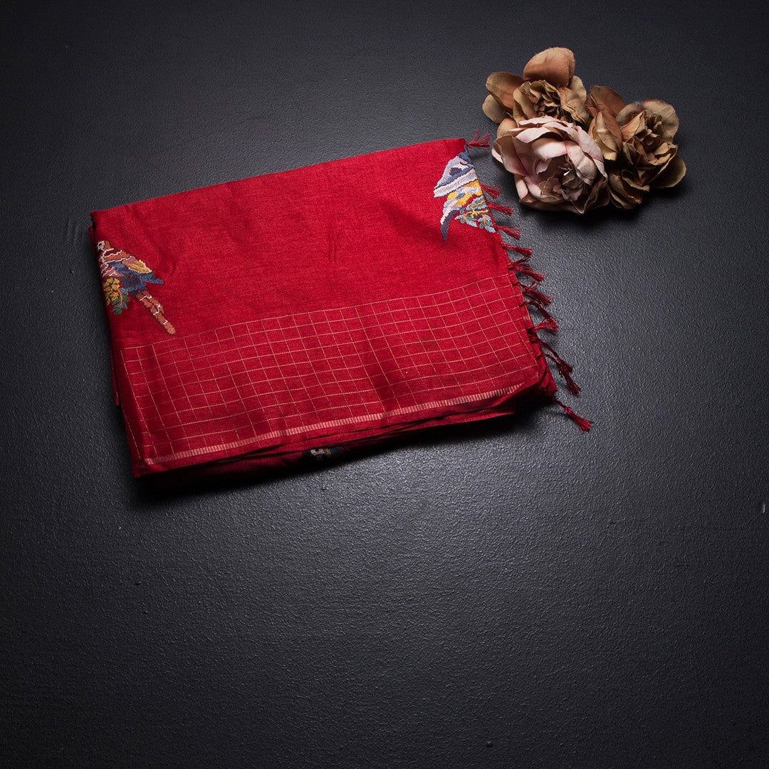 RTSR42124-1-Raw-Silk-Red-Zari-With-Thread-Work-Saree-In-Birds-Design-fold