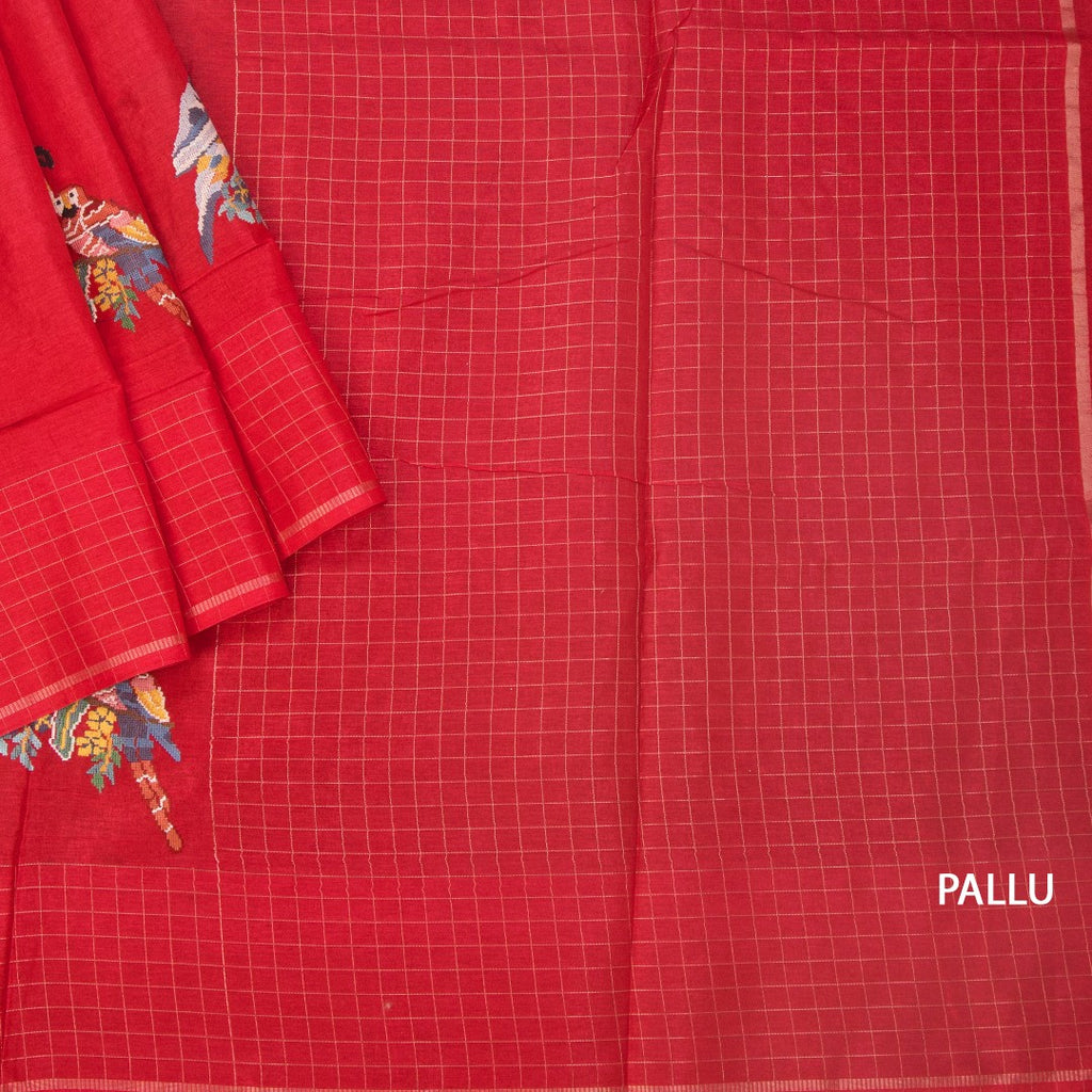 RTSR42124-3-Raw-Silk-Red-Zari-With-Thread-Work-Saree-In-Birds-Design-pallu