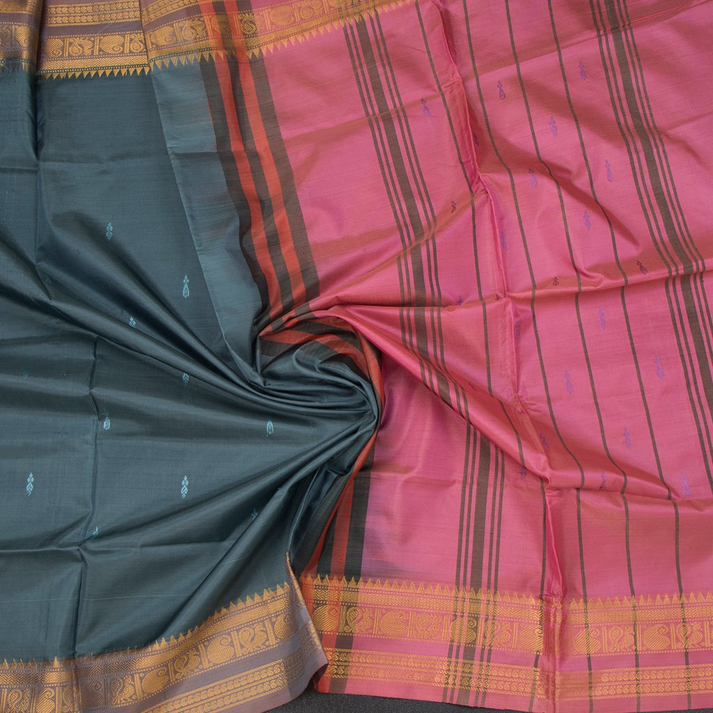 RTSR42142-5-Vaazhai-Naar-Grey-Saree-With-Thread-Buttas-And-Contrast-Pallu-04-crush