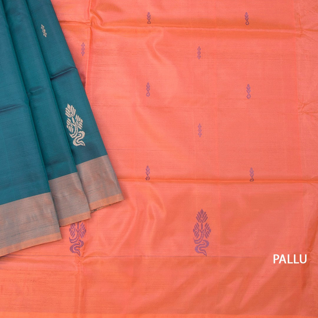 RTSR42145-3-Vaazhai-Naar-Peacock-Blue-Saree-With-Thread-Buttas-And-Contrast-Pallu-04-pallu