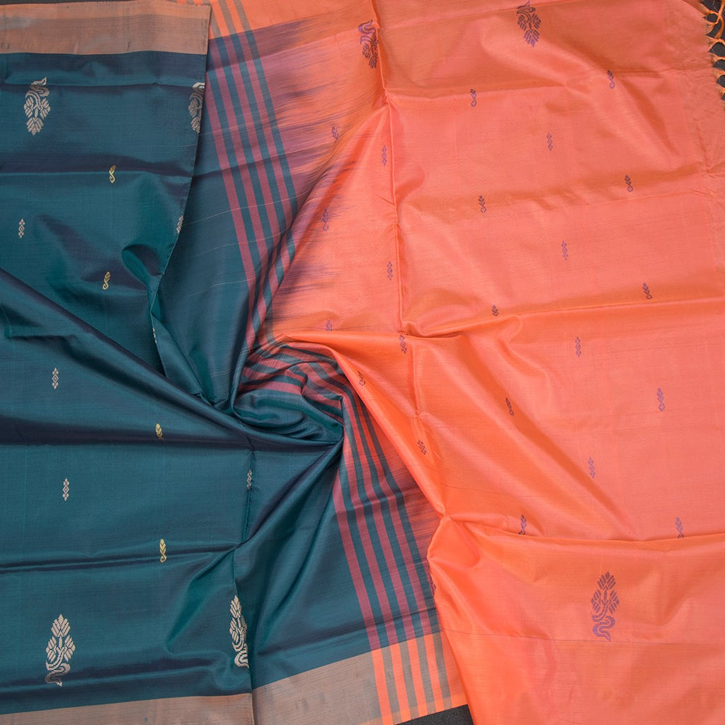 RTSR42145-5-Vaazhai-Naar-Peacock-Blue-Saree-With-Thread-Buttas-And-Contrast-Pallu-04-crush