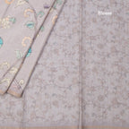 RTSR42165-4-Semi-Raw-Silk-Grey-Printed-Saree-With-Floral-Creeper-Design-03-blouse