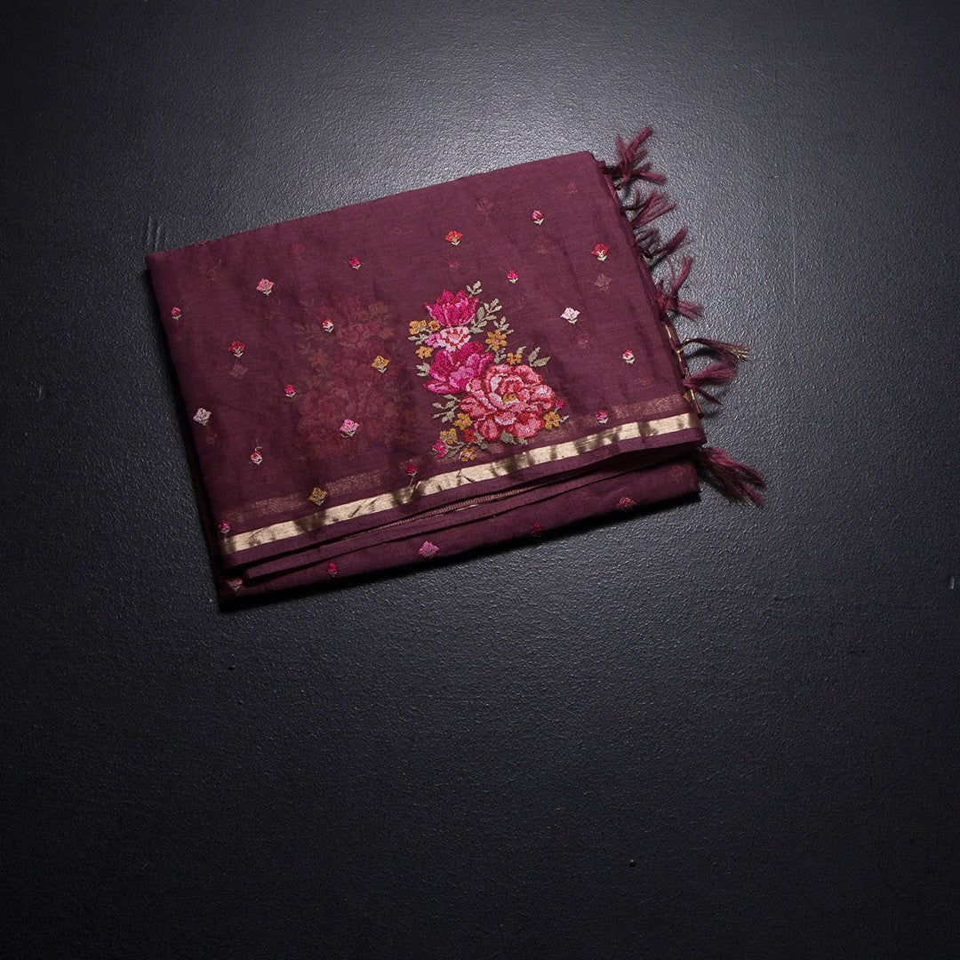 RTSR42188-1-Organza-Dark-Maroon-Floral-Thread-Work-Saree-fold