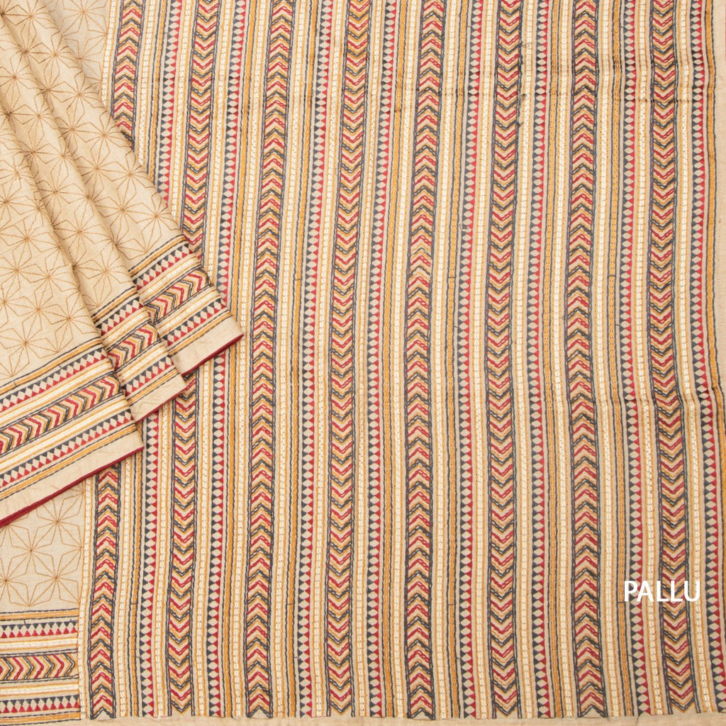 RTSR42190-3-Raw-Silk-Cream-Thread-Work-Saree-pallu