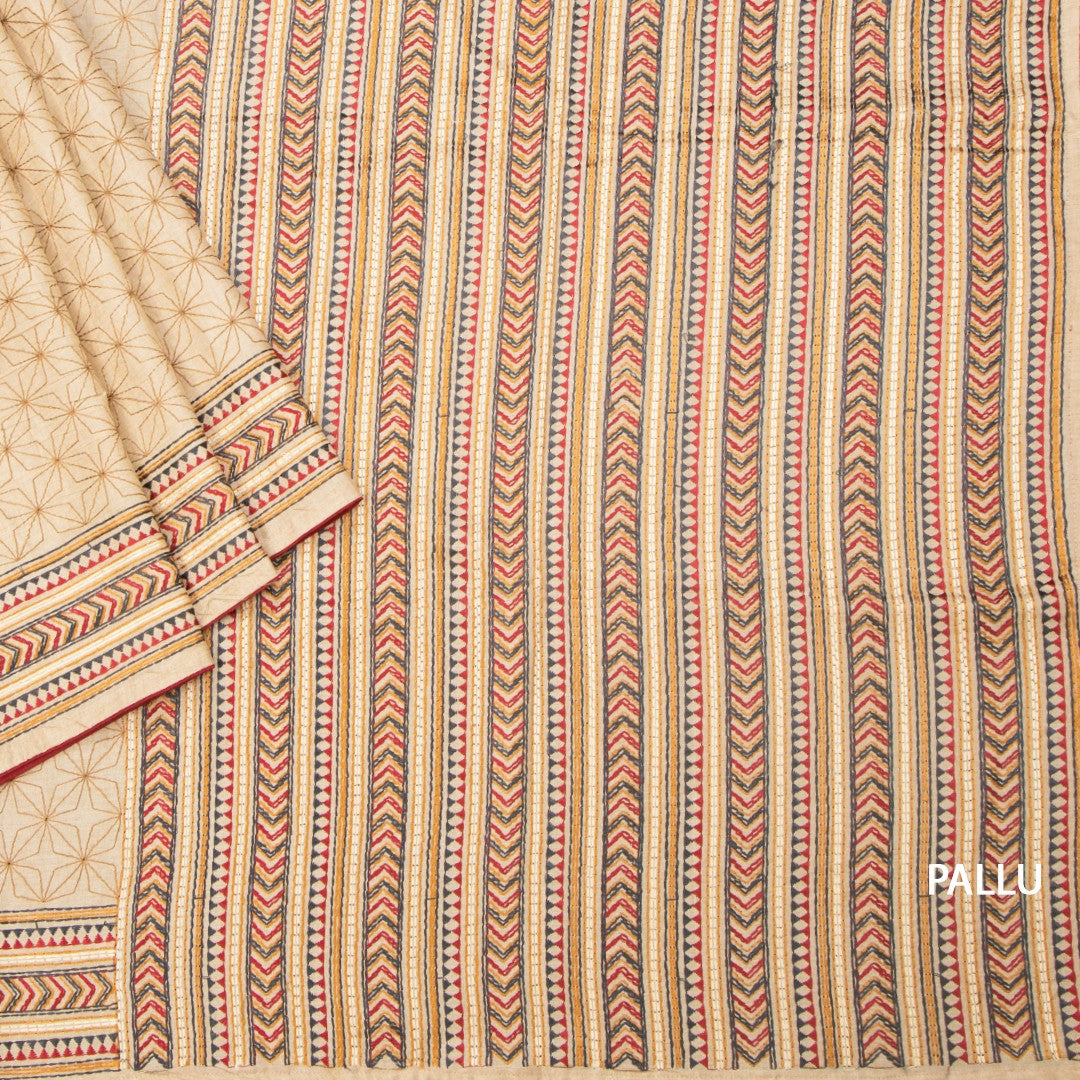 RTSR42190-3-Raw-Silk-Cream-Thread-Work-Saree-pallu