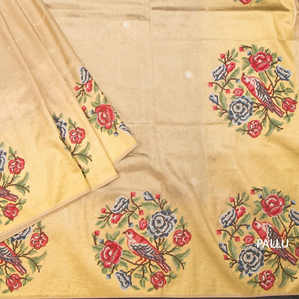 RTSR42195-3-Tissue-Gold-Saree-With-Zari-Buttas-And-Thread-Border-02-pallu