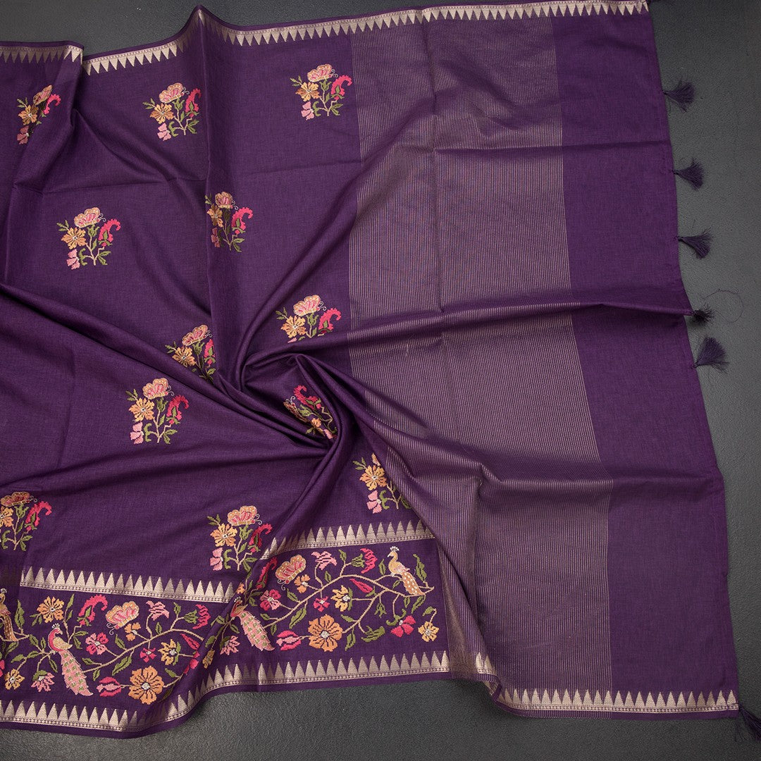 RTSR42206-5-Raw-Silk-Dark-Purple-Floral-Thread-Work-Saree-crush