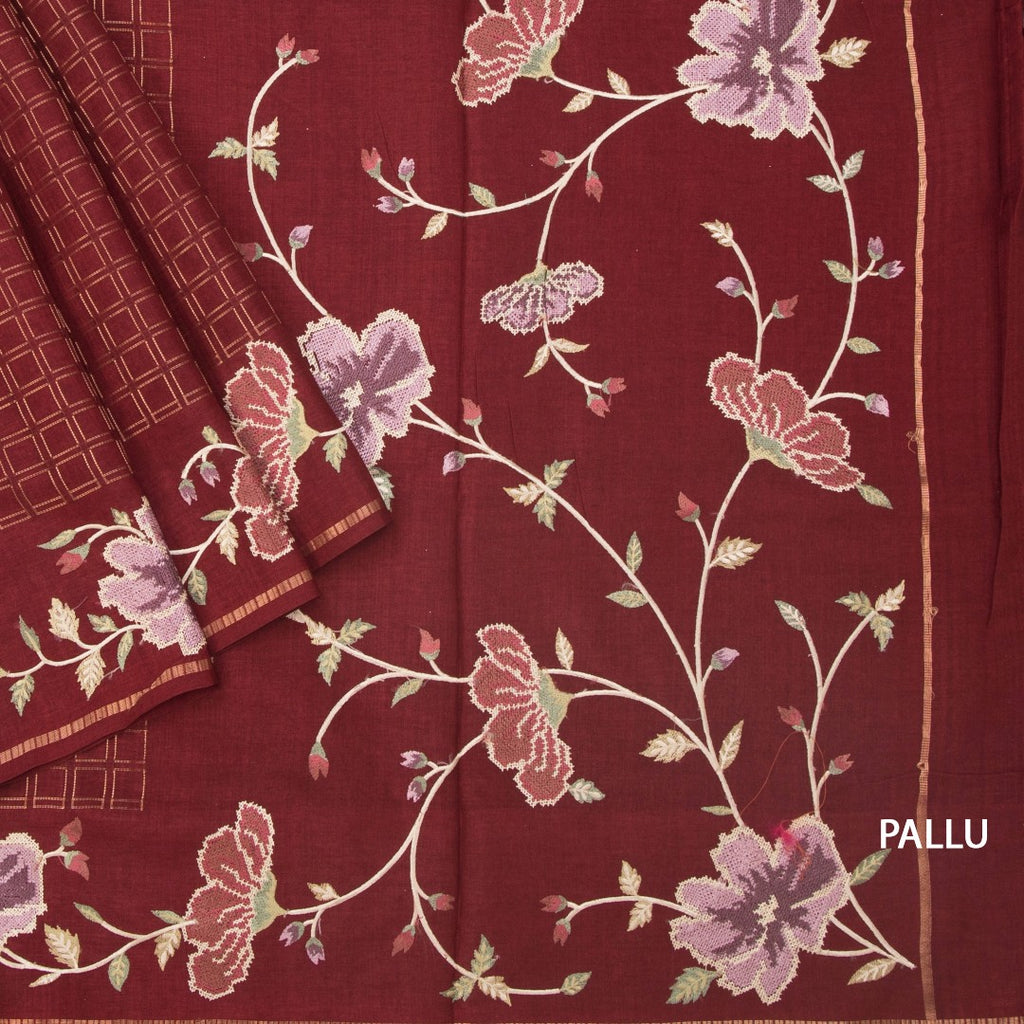 RTSR42216-3-Raw-Silk-Maroon-Zari-Checked-Saree-And-Floral-Thread-Border-02-pallu