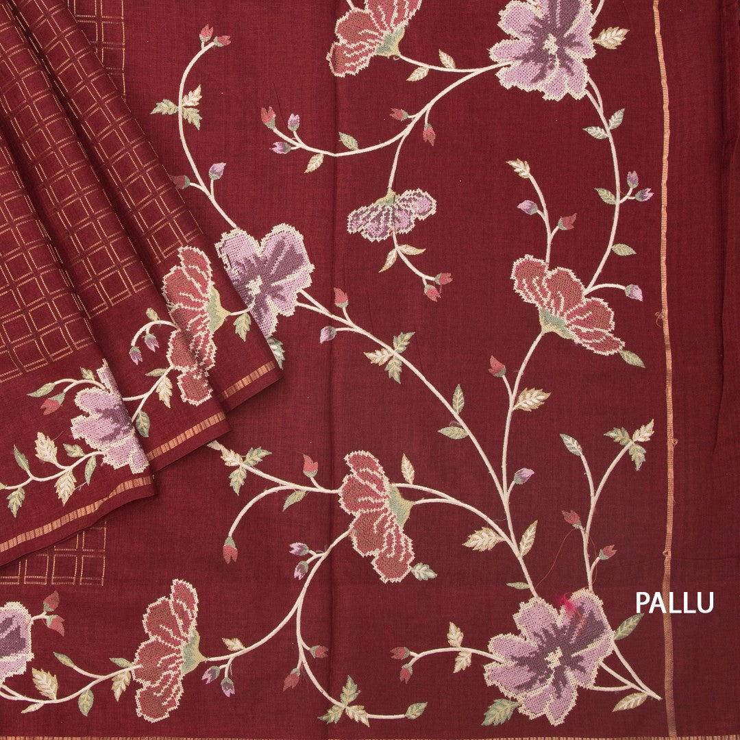 RTSR42216-3-Raw-Silk-Maroon-Zari-Checked-Saree-And-Floral-Thread-Border-02-pallu