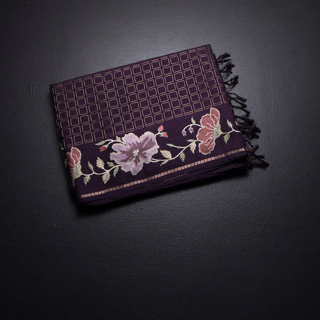 RTSR42219-1-Raw-Silk-Dark-Brown-Zari-Checked-Saree-And-Floral-Thread-Border-fold