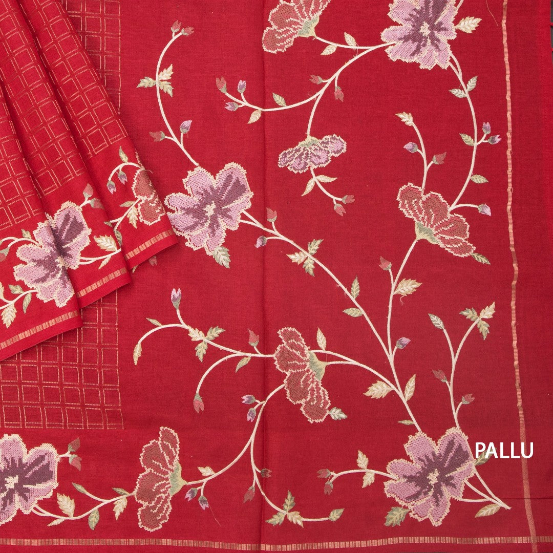 RTSR42222-3-Raw-Silk-Red-Zari-Checked-Saree-And-Floral-Thread-Border-02-pallu
