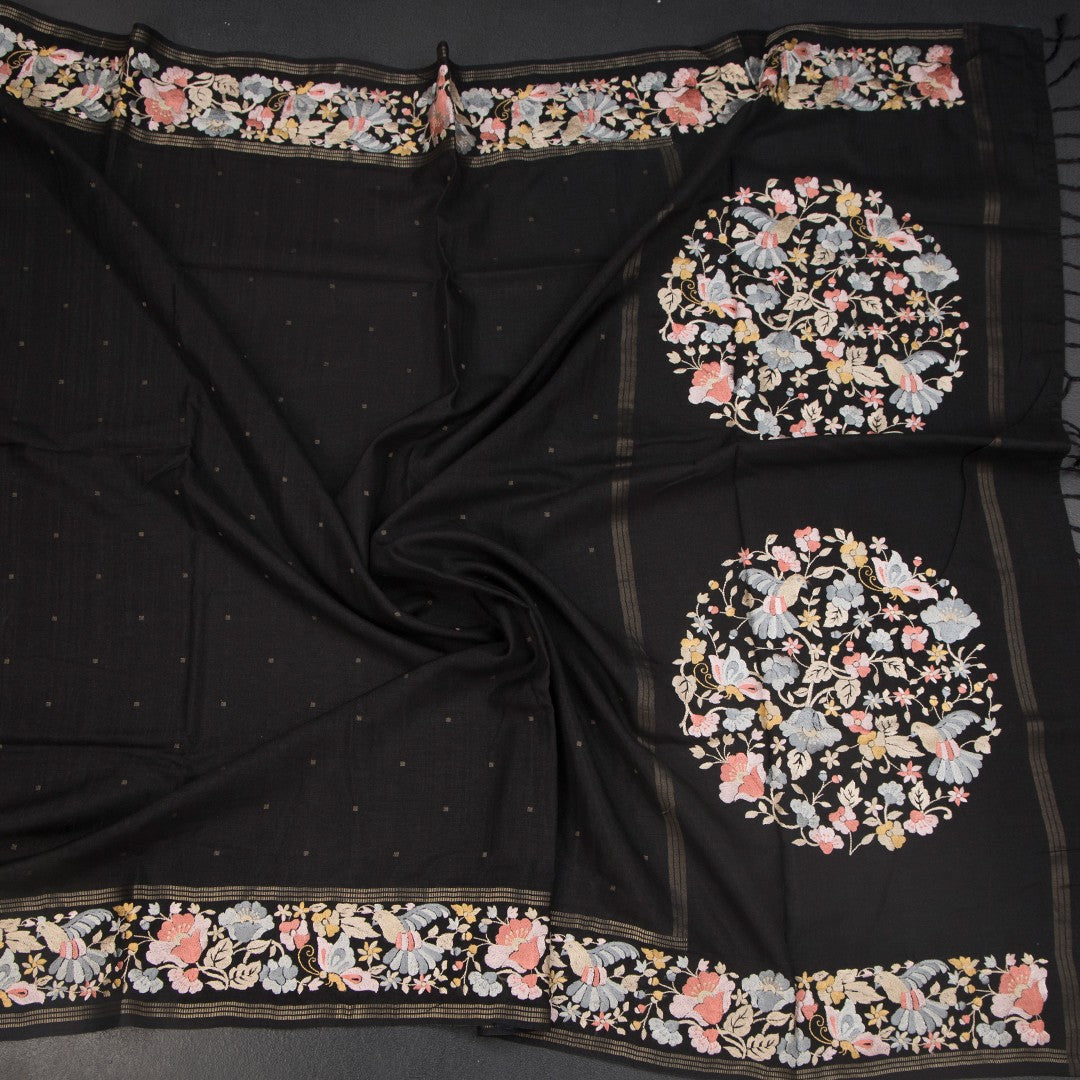 RTSR42270-5-Raw-Silk-Black-Saree-With-Zari-Buttas-And-Thread-Border-crush