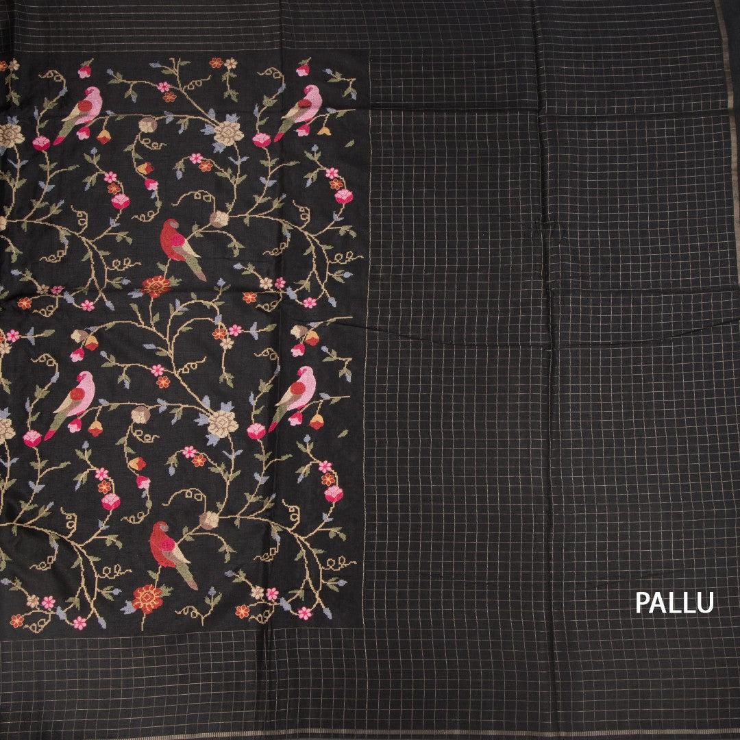 RTSR42300-2-Raw-Silk-Black-Thread-Work-Saree-With-Birds-Design-02-pallu
