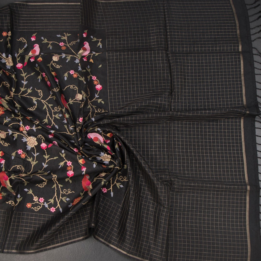 RTSR42300-4-Raw-Silk-Black-Thread-Work-Saree-With-Birds-Design-02-crush
