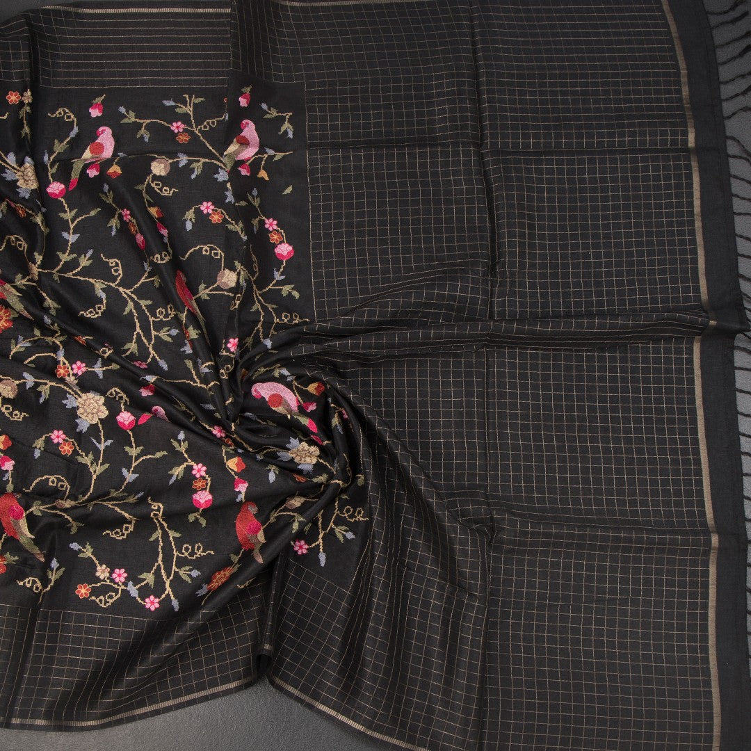 RTSR42300-4-Raw-Silk-Black-Thread-Work-Saree-With-Birds-Design-02-crush