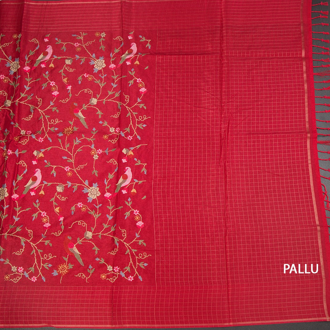 RTSR42302-2-Raw-Silk-Pinkish-Red-Thread-Work-Saree-With-Birds-Design-02-pallu