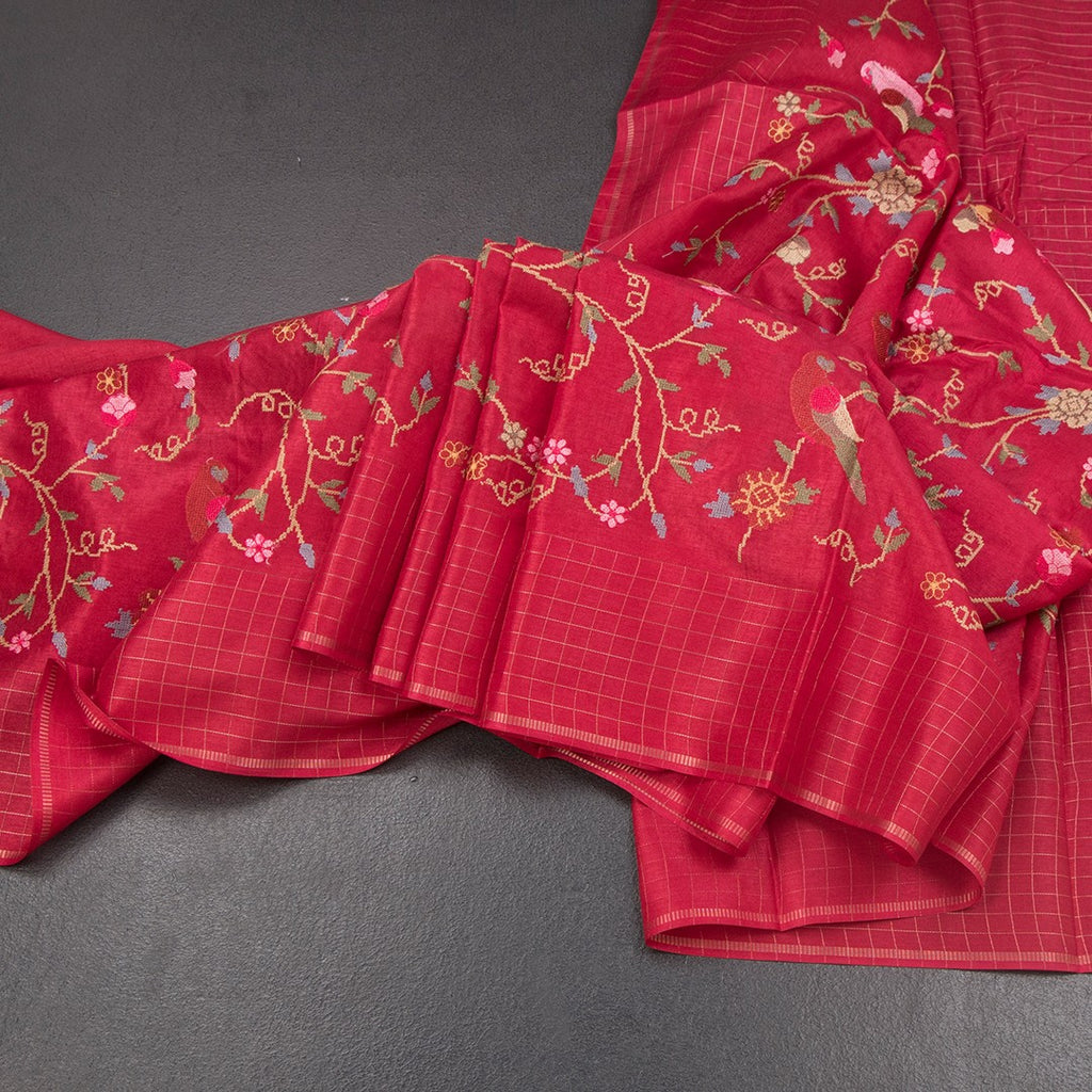 RTSR42302-Raw-Silk-Pinkish-Red-Thread-Work-Saree-With-Birds-Design-02-main