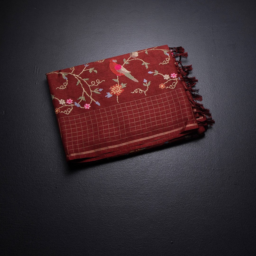 RTSR42303-1-Raw-Silk-Rust-Brown-Thread-Work-Saree-With-Birds-Design-fold