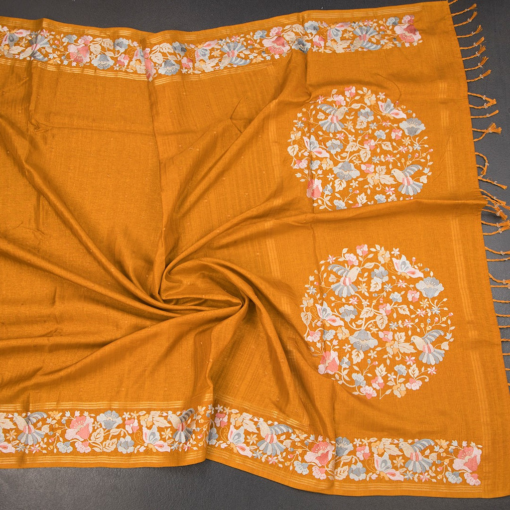 RTSR42307-4-Raw-Silk-Mango-Yellow-Saree-With-Zari-Buttas-And-Thread-Border-02-crush
