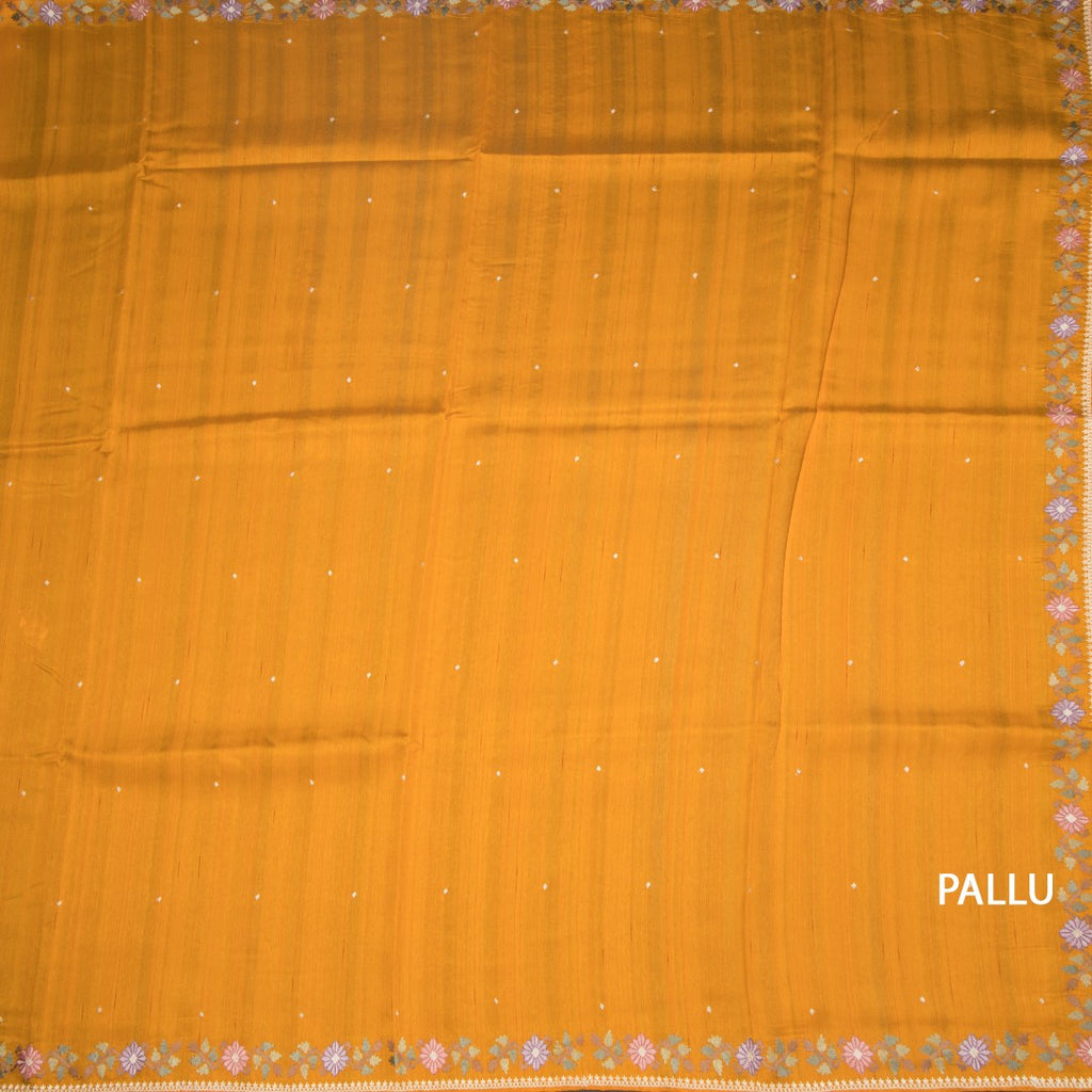 RTSR42334-2-Raw-Silk-Mango-Yellow-Saree-With-Zari-buttas-And-Thread-Border-03-pallu