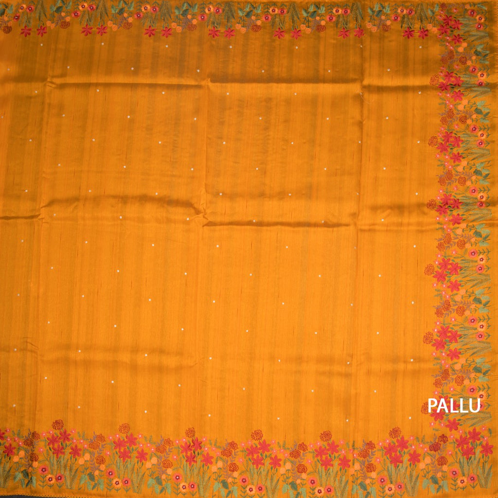 RTSR42336-2-Raw-Silk-Mango-Yellow-Saree-With-Zari-buttas-And-Thread-Border-04-pallu