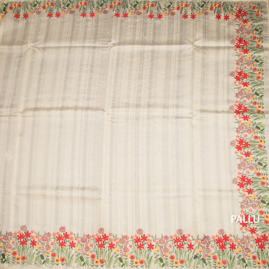 RTSR42339-2-Raw-Silk-Cream-Saree-With-Zari-buttas-And-Thread-Border-02-pallu