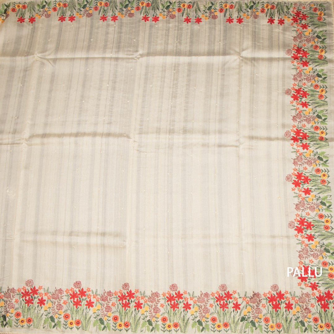 RTSR42339-2-Raw-Silk-Cream-Saree-With-Zari-buttas-And-Thread-Border-02-pallu