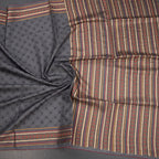 RTSR42364-4-Raw-Silk-Grey-Thread-Work-Saree-crush