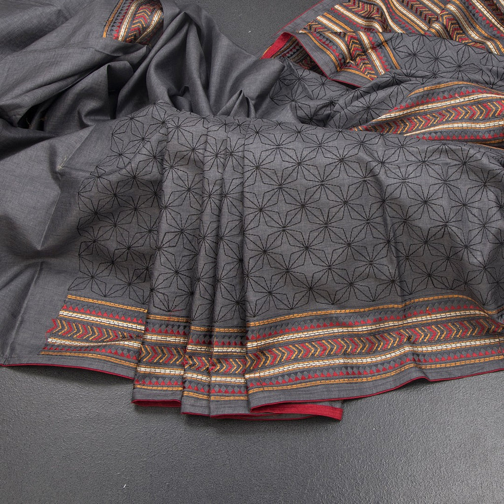 RTSR42364-Raw-Silk-Grey-Thread-Work-Saree-main