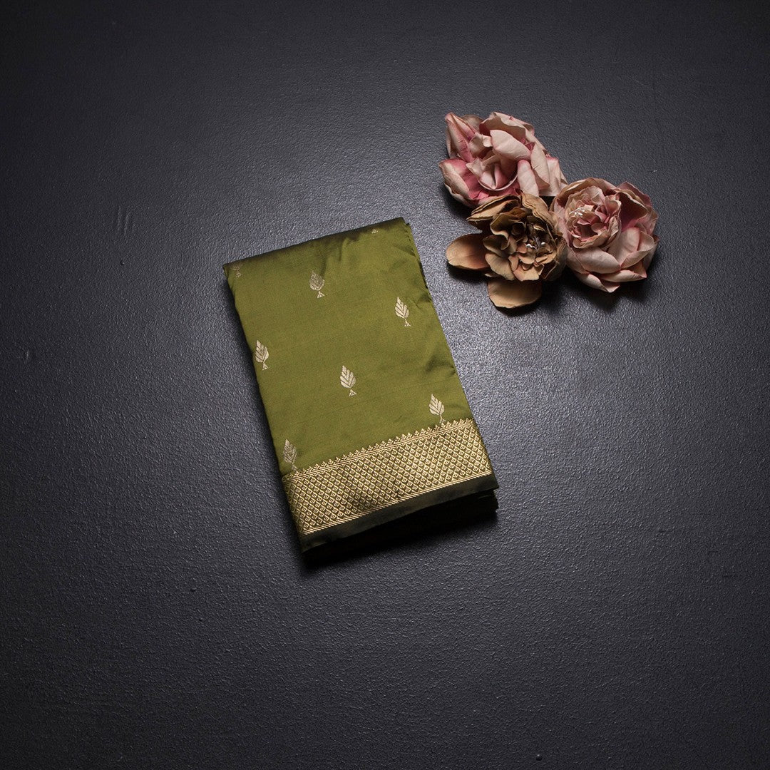 SMLSR42087-1-Semi-Silk-Olive-Green-Saree-With-Zari-Buttas-fold