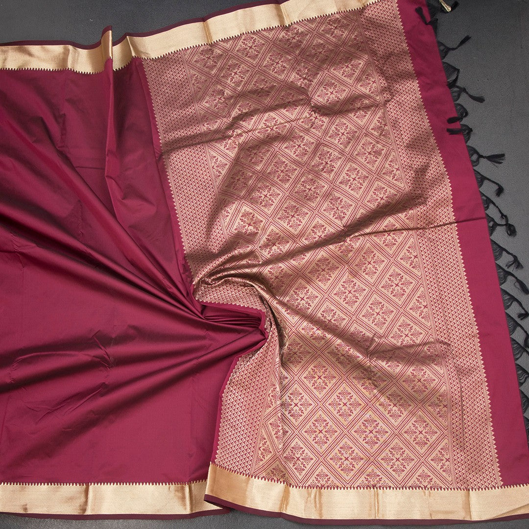 SMLSR42089-5-Semi-Silk-Maroon-Plain-Saree-And-Zari-Border-crush