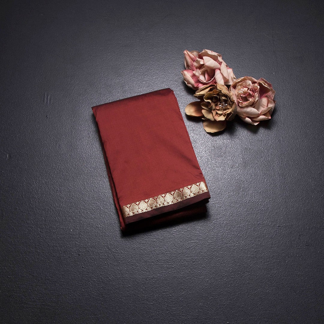 SMLSR42091-1-Semi-Silk-Maroon-Plain-Saree-And-Zari-Border-02-fold