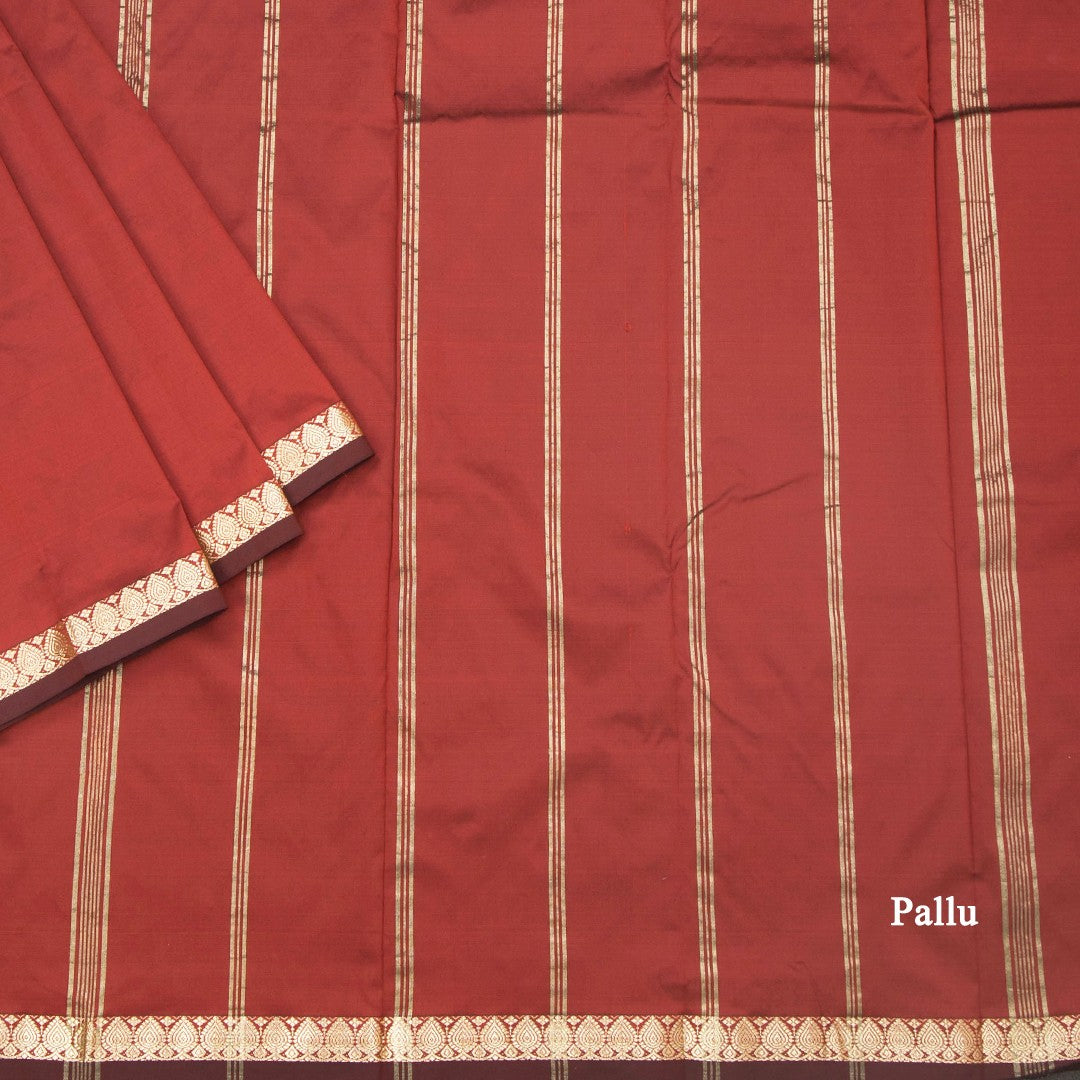 SMLSR42091-3-Semi-Silk-Maroon-Plain-Saree-And-Zari-Border-02-pallu