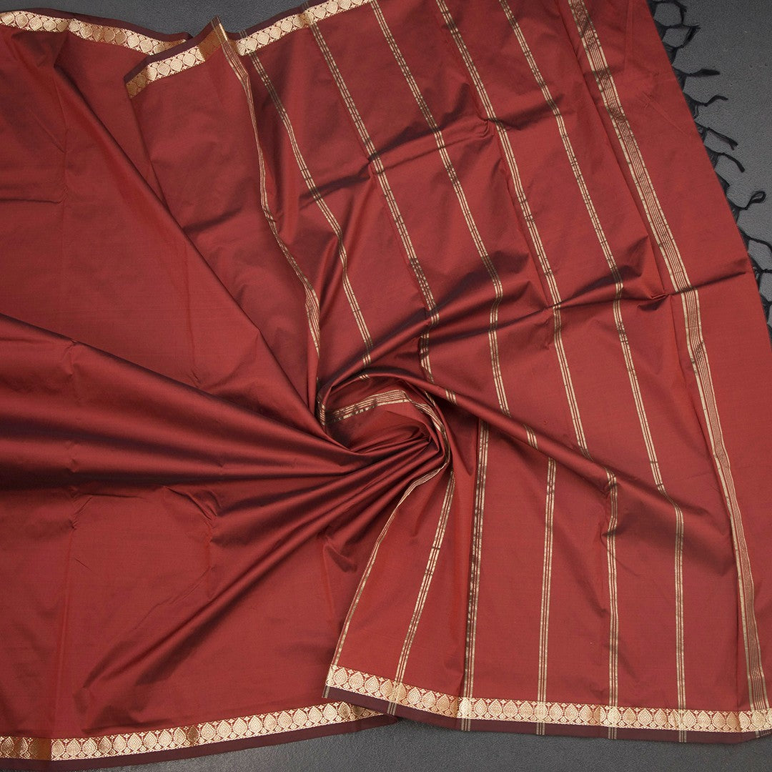 SMLSR42091-5-Semi-Silk-Maroon-Plain-Saree-And-Zari-Border-02-crush