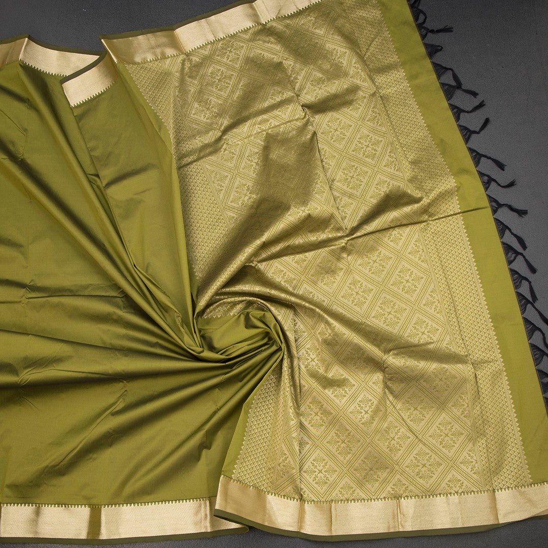 SMLSR42094-5-Semi-Silk-Olive-Green-Plain-Saree-And-Zari-Border-02-crush