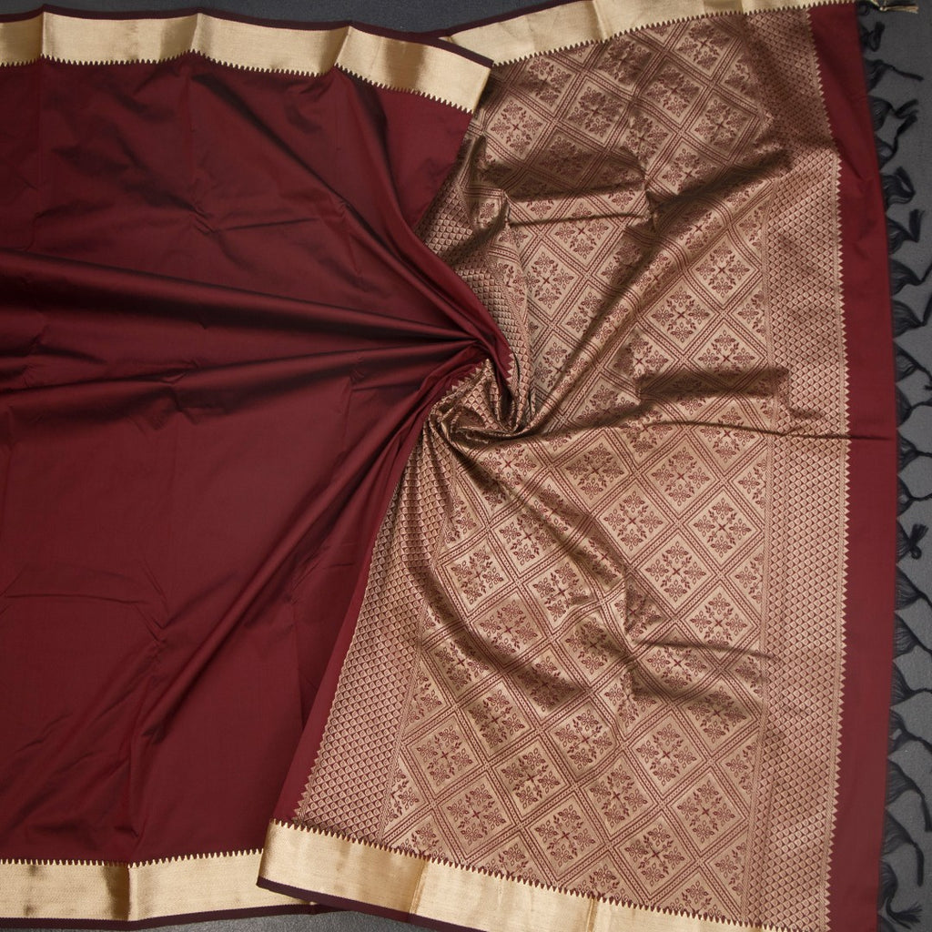 SMLSR42109-5-Semi-Silk-Plain-Maroon-Saree-And-Zari-Border-crush